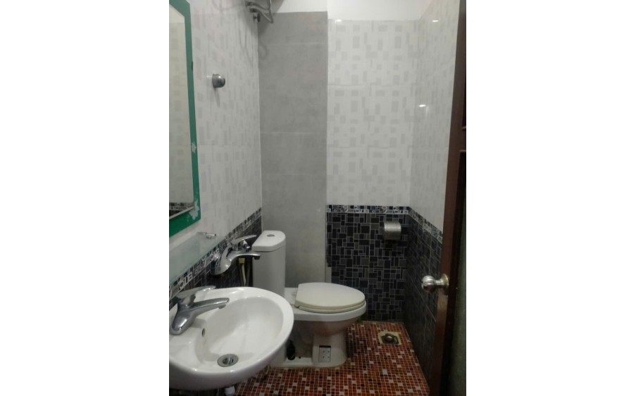 Cho thuê nhà KD VĂN PHÒNG, KẾT HỢP Ở LẠI Lạc Long Quân - Tây Hồ 55m x 6tầng, lô góc  , ô tô đỗ cửa